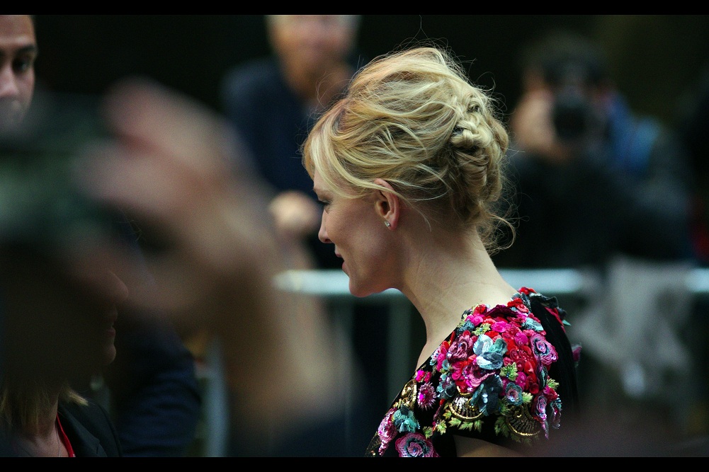 The hair is quite the construction if it's deliberate... or a trifle windswept if not. Either way I like it. I last photographed Cate Blanchett a few days ago at the premiere of 'Carol' .