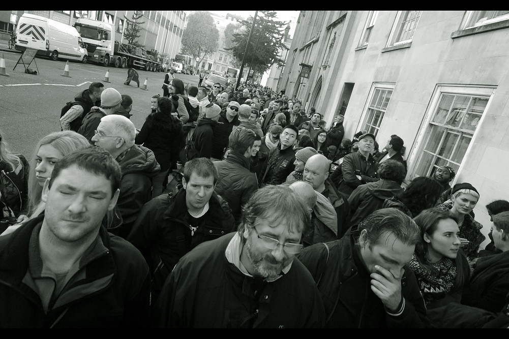 T-Minus 5 hours. Near as I can tell, not even one person here is in the queue for tickets to 'Ratatouille in Concert'.