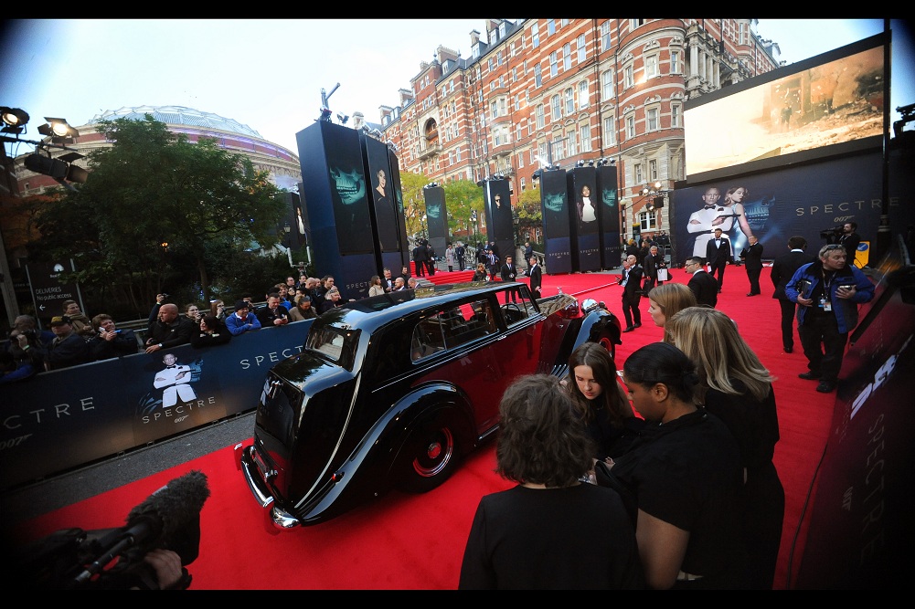 T-Minus 3 hours. My wristband number was good enough to give me a complete duplicate of my spot at the Skyfall premiere three years ago. Well... not a *complete* duplicate. The overzealous Germans with minimal respect for airspace and surprisingly *wide* yet receding hairlines were new.