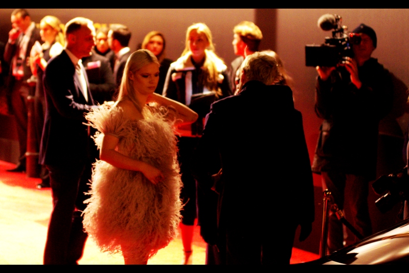 "My agent SWORE if I wore feathers, you'd let me in" Yeah, but even I know that if they're not blue or pink, they're totally LAST year.