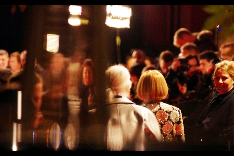 Power-couple Lagerfeld and Wintour... and I'm very pleased I was able to roll out 'blurry, therefore art' for this image. No... really. This photo would suck if it was in focus and showed their faces.