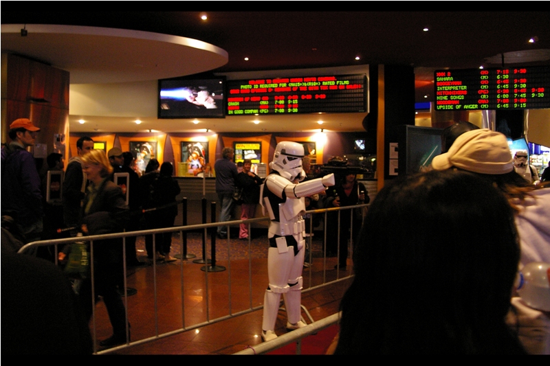 "Repeat after me : We Love The Prequels"