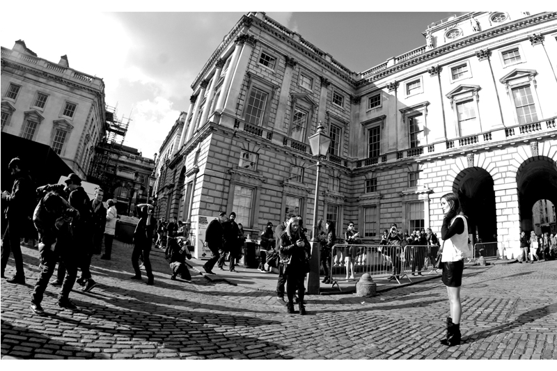 Location : Somerset House. One of the few times where carrying a DSLR makes you feel like you’re respected (yes, even a Pentax). Even regardless of how dodgily you might be dressed.