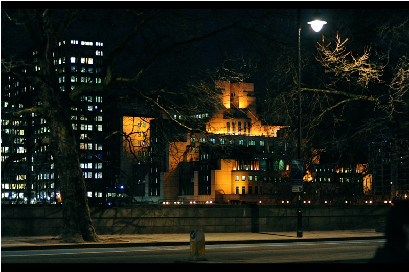 The headquarters of Daniel Craig-era Jame Bond's MI6 is almost directly across the Thames from the Tate Britain. So... probably shouldn't point my lens in that direction.