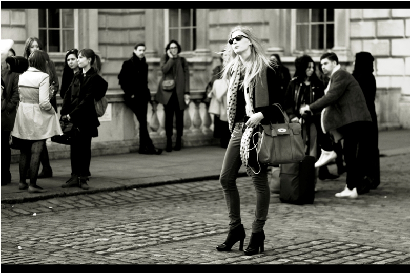 "OMG... I can't stand here looking pretty ALL DAY.... I've got other places to stand and look pretty..."