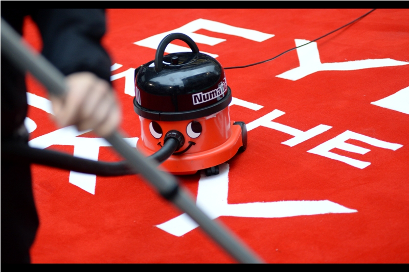 Henry The Smiling Vacuum Cleaner gave me scant consolation when it was his f**king picture that caused an HOUR'S worth of reboots, restarts, and reinstalls of photoshop when I got home. I suppose I could blame Adobe for making a substandard product, Acer who seemingly can't make a machine with a functioning DVD-drive... but I like to blame things with eyes, fake or otherwise.