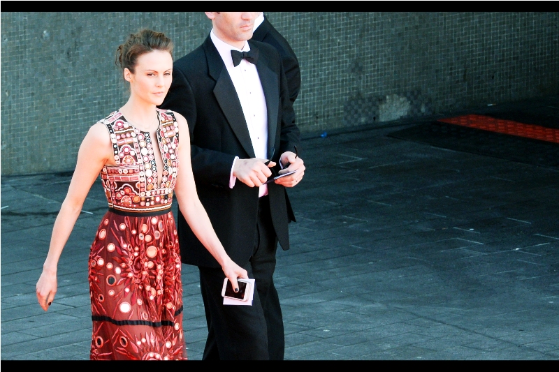I don't know who this is, but even now it's probably my favourite dress, and the eyebrows and hairstyle of the woman it belongs to are amazing. But the dress.... metallurgists are probably taking screengrabs of the redcarpet broadcast and showing it to all their friends.