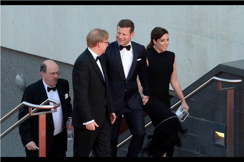 Now with 33% more efficiency per photo! I don't know who any of these FOUR people are. The people around me seemed to sugget the guy second from the right might have been famous but I think the bald guy in the back with a bow-tie and a black suit possibly deserves it more.