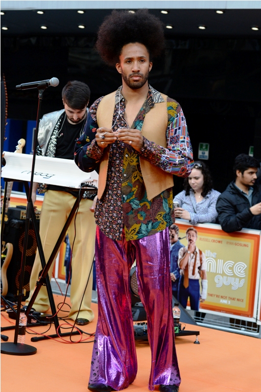 Sadly, I never owned flares like this. Even more sadly, I've also never owned hair like this.