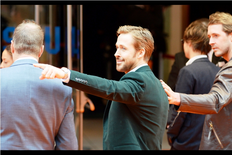 "This is how we're starting the world's longest one-handed conga line outta here!" - Sadly Ryan Gosling signs but nowhere near me, and elects not to be interviewed as he heads inside the Odeon Leicester Square.