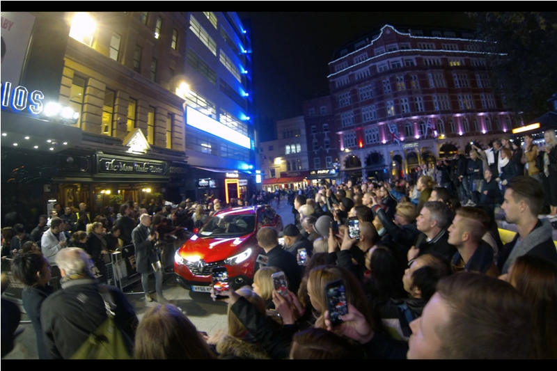 Autograph Dealers Commence Your Braying : a car has just shown up...