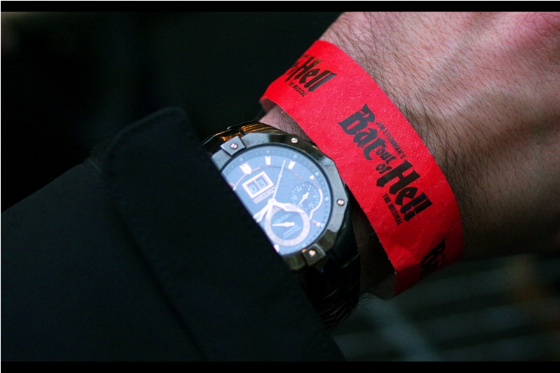 Shiny authentic wristband gives me not just access to a pen alongside the stage, but also free drinks afterwards. However, the requirements of an early morning wakeup tomorrow at my Real Job, and my own inherent lack of coolness mean I do not indulge in the drinks offer. Also : I'm an idiot.