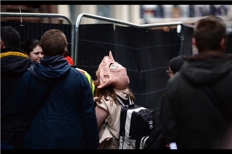 "Dobby didn't become a free elf to be told where to stand and what colour wristband was needed" - after I arrived around 1:30pm we were told at 2:00pm we'd be let into our pen at 3:00pm, so perhaps leaving work particulary early wasn't as imperative as first presumed.