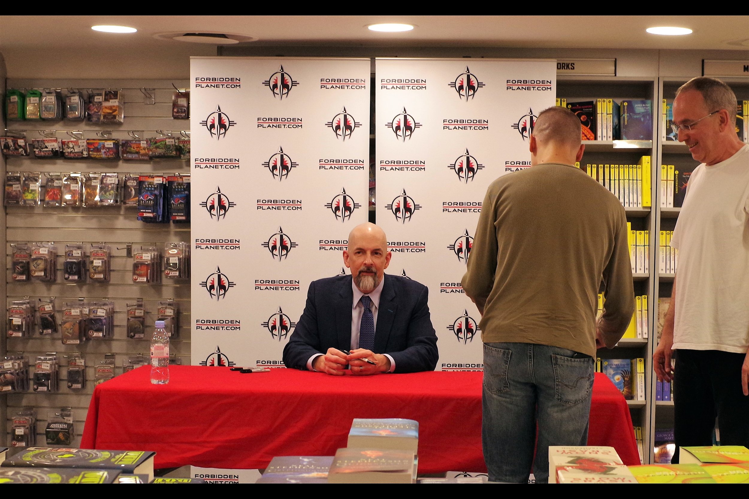 If you'd asked me before today which living author I'd most want to photograph and get an autograph from, it would have been Neal Stephenson. As soon as I saw Barnes&Noble in the USA let you order a signed copy of his latest book months ago and have it shipped worldwide, I placed an order. That was... uh.... before I knew he was coming to London. And the book still hasn't arrived. (oops!)