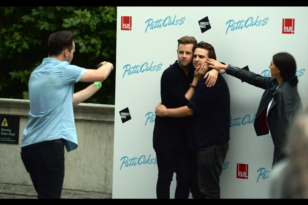 "I don't care if you're not in this movie : YOU WILL POSE HERE!! And look cool doing so!!"