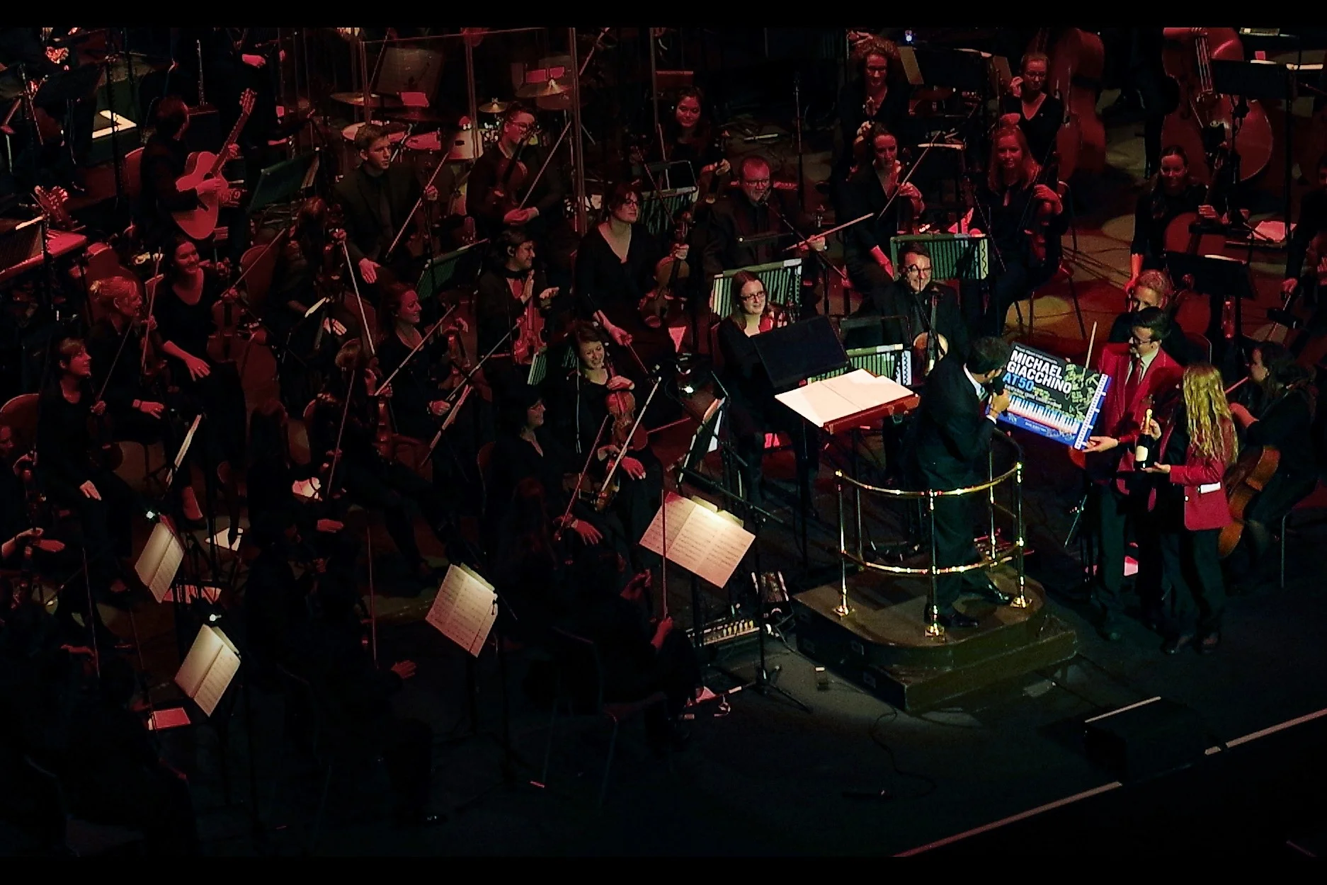 October 20th : I'm still not 100% sure I'm allowed to post these photos, but if you're reading this Royal Albert Hall, know that I'm doing it with intentions of Peace and Love : the 'Michael Giacchino at 50' Birthday concert featuring some world-class guests (and music) was awesome.