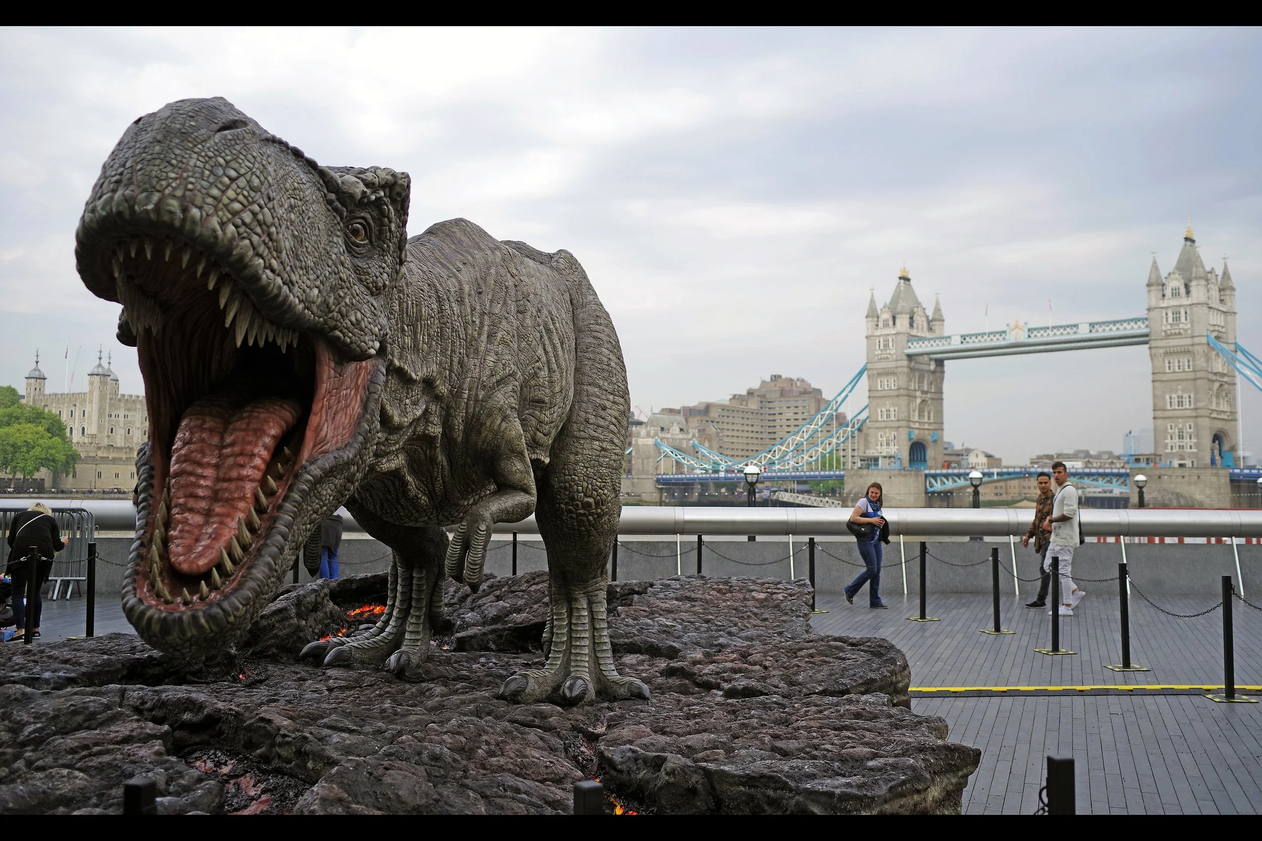 As you can see, there are some tiny orange lights beneath the stone meant to simulate (I'm guessing) lava. Clearly, whoever is promoting this movie spared no expense. They did however forget to put in place *ANY* signage identifying the movie anywhere. Well done, movie studio / promotion company!!