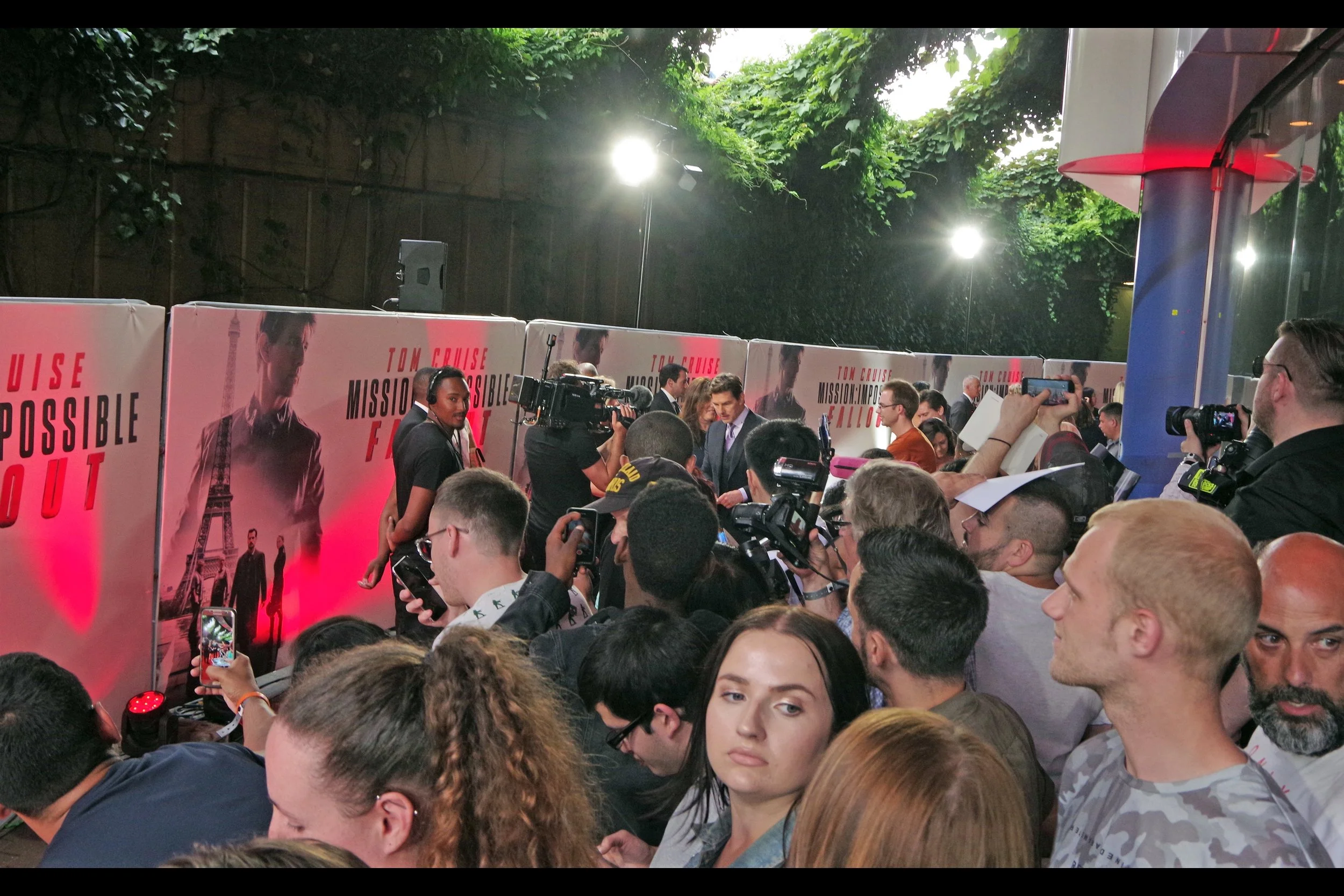 It's Tom Cruise! He's arrived probably twenty minutes before anyone else and after a quick interview, is off to start signing the inexhaustible amount of crap (and, in my case, awesome stuff) that dealers and fans have brought to have signed.