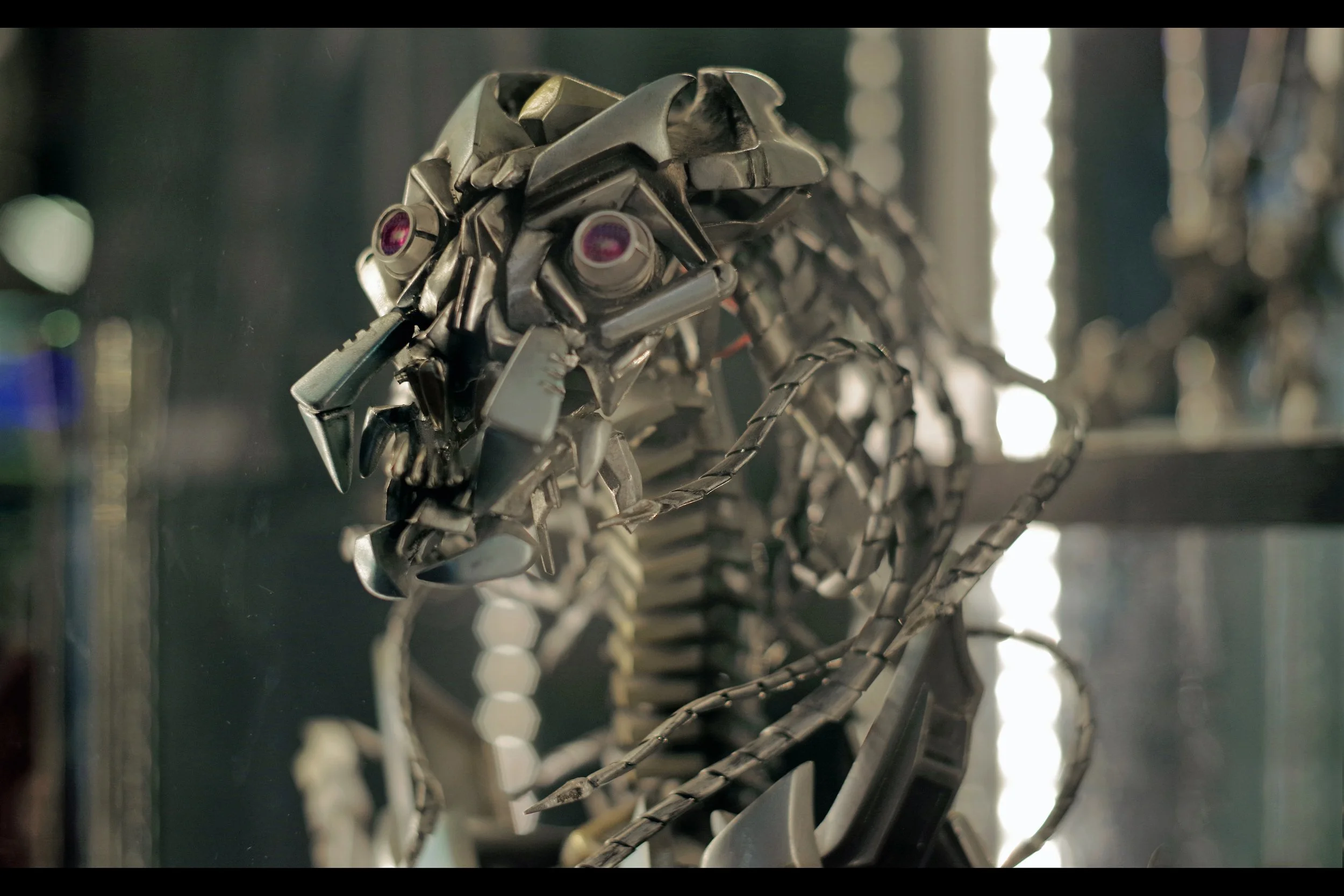 "I'm from Transformers Revenge of the Fallen.... or perhaps you'd prefer to remember me from a different movie? Even if it's one that I wasn't in?" Decepticon 'Alice' from Transformers Revenge of the Fallen. Winning bid: £11,000. Medical therapy to suppress memories of that movie : £ Higher.