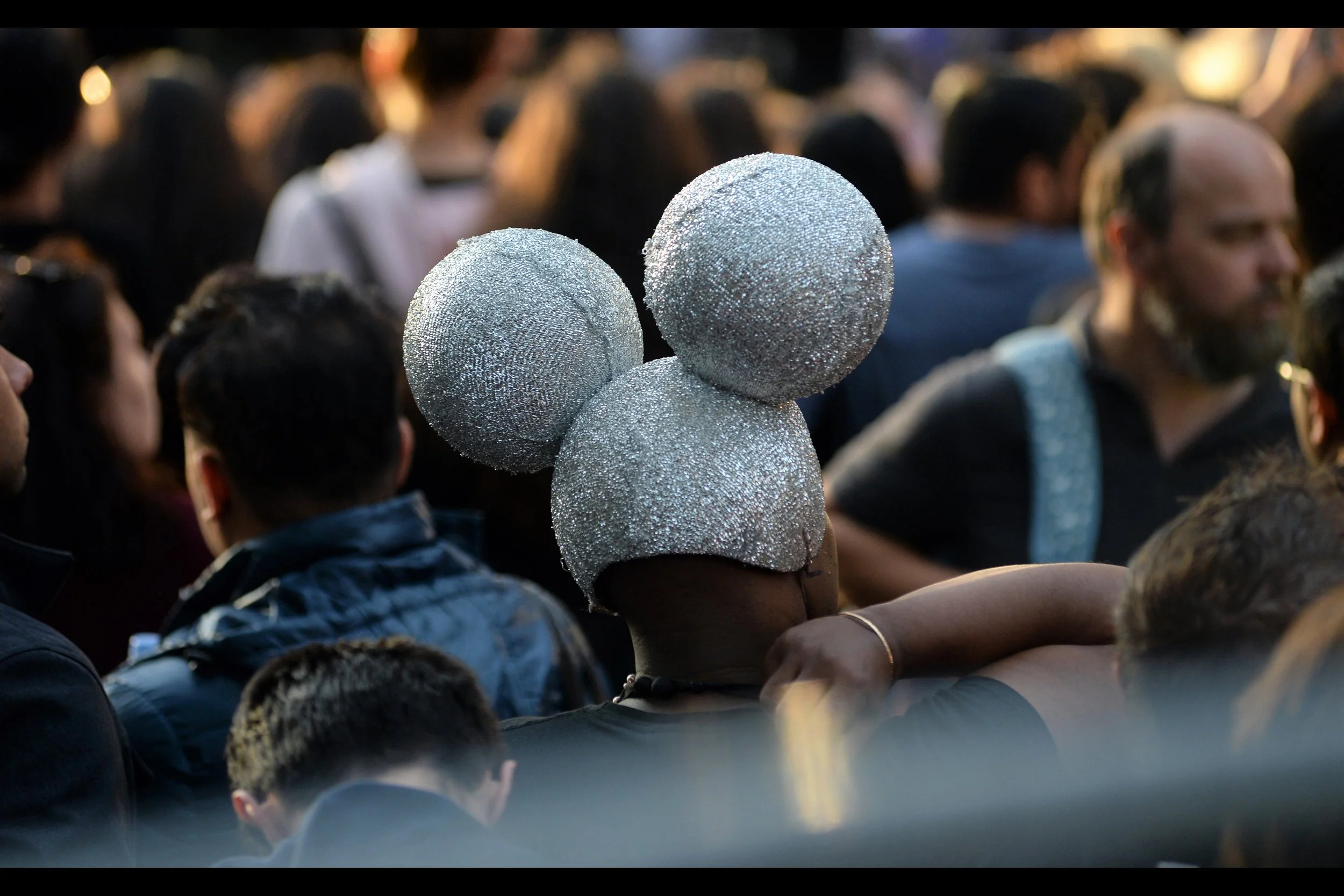 Several people in the crowd around me, drawn by the noise and activity, asked me who I was here to photograph. And… well… I feel kind of bad for not being honest in this specific case.