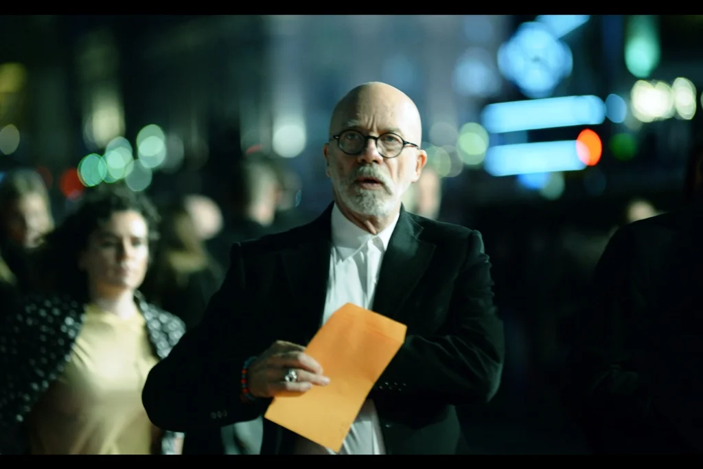 I don’t know who this is, but I think I intrinsically like him. I hope that envelope contains notification of an upcoming promotion or payrise, good sir! Update on the attendees from the movie having its premiere here : probably still at the hotel, enjoying free cocktails?