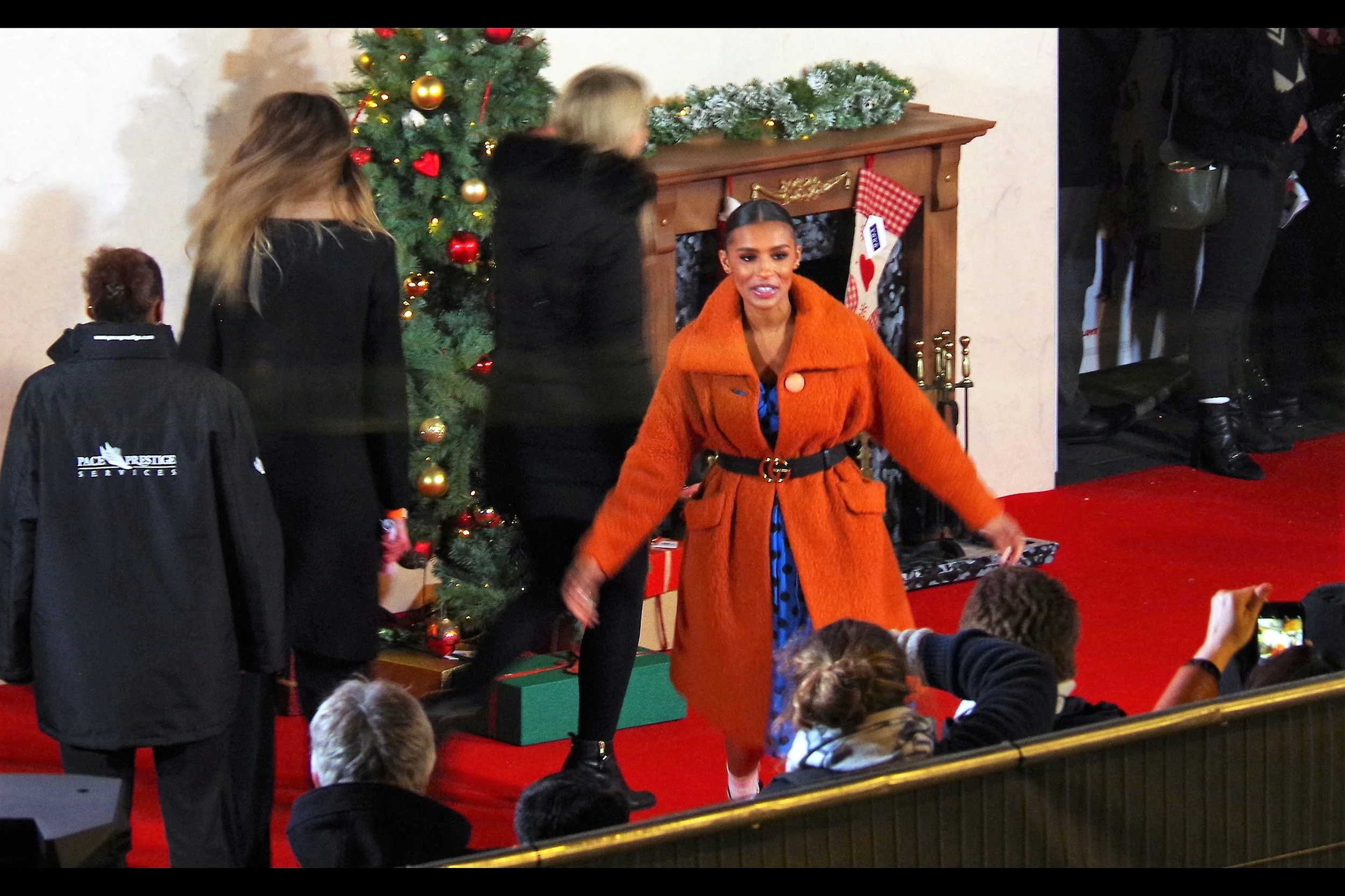 “Damn… turns out they weren’t my Peeps over there” - despite posing for the Paparazzi, signing autographs and being interviewed, I have no idea who this is. Or who her Peeps are.
