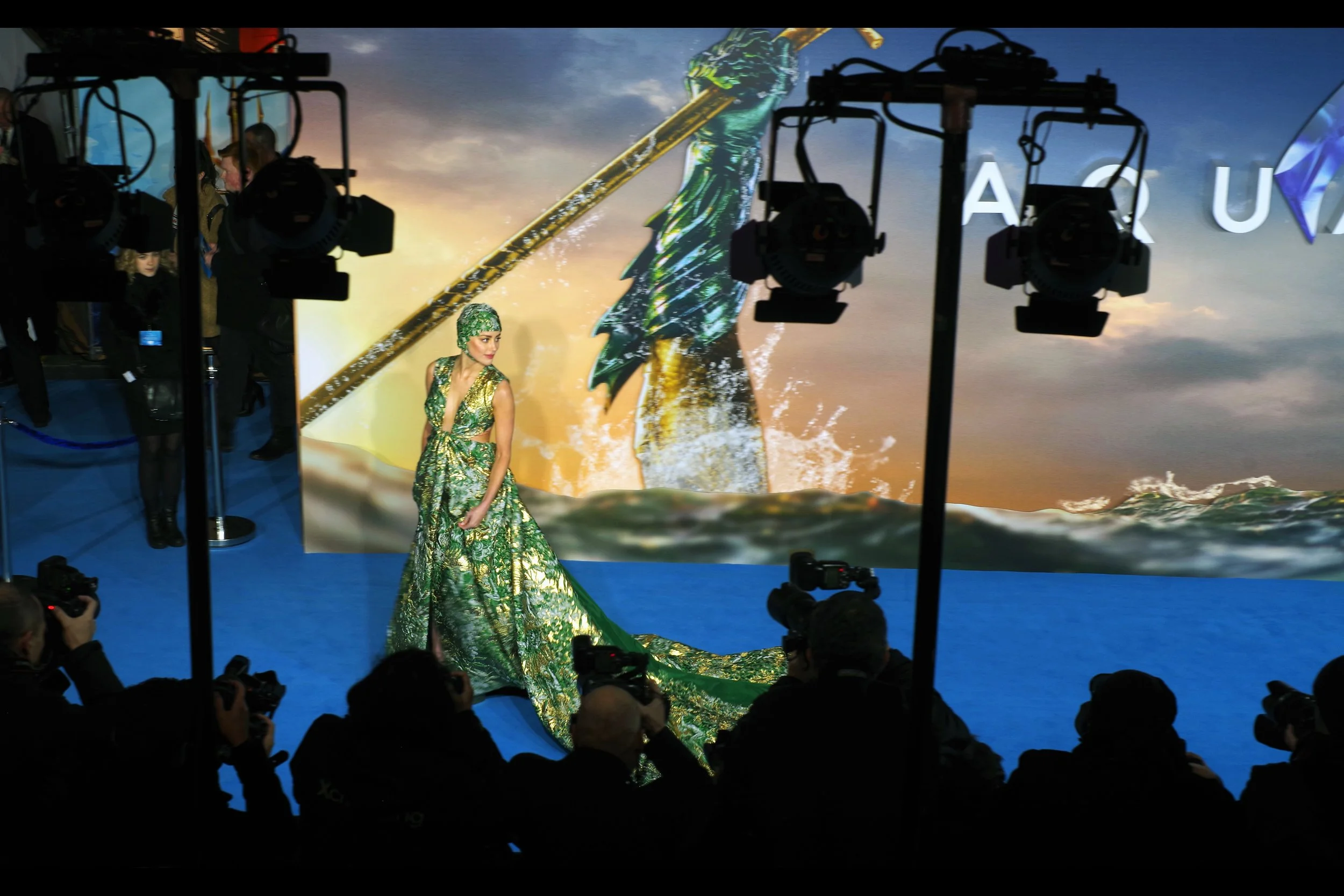 “I thought we’d specially trained those lobsters to carry my dress’ train on the carpet?? …. well, WAKE THEM!!”