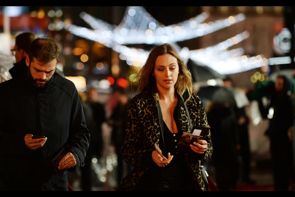 “Some d1ckhead is telling me to stop texting and walking” ”That’d be me.”
