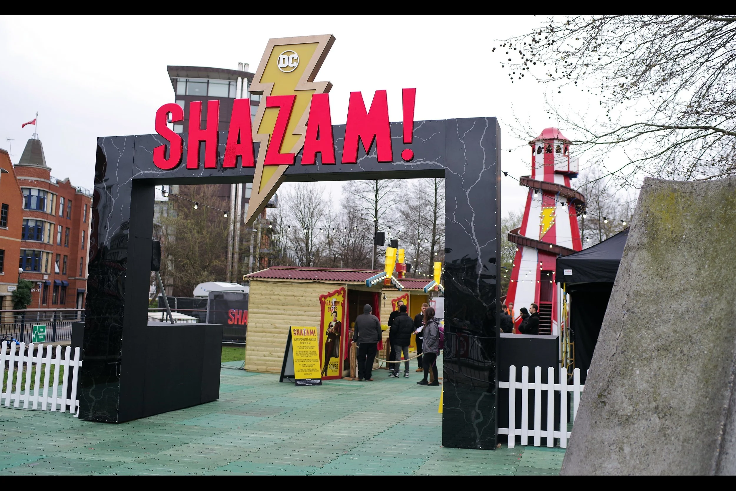 It’s not a premiere, it’s not a gala, it’s not a screening…. it’s a FUNFAIR OPENING. Well, by the standard set by Marvel, this is pretty amazing…. and by the standard set by DC, it’s at least in attendance.