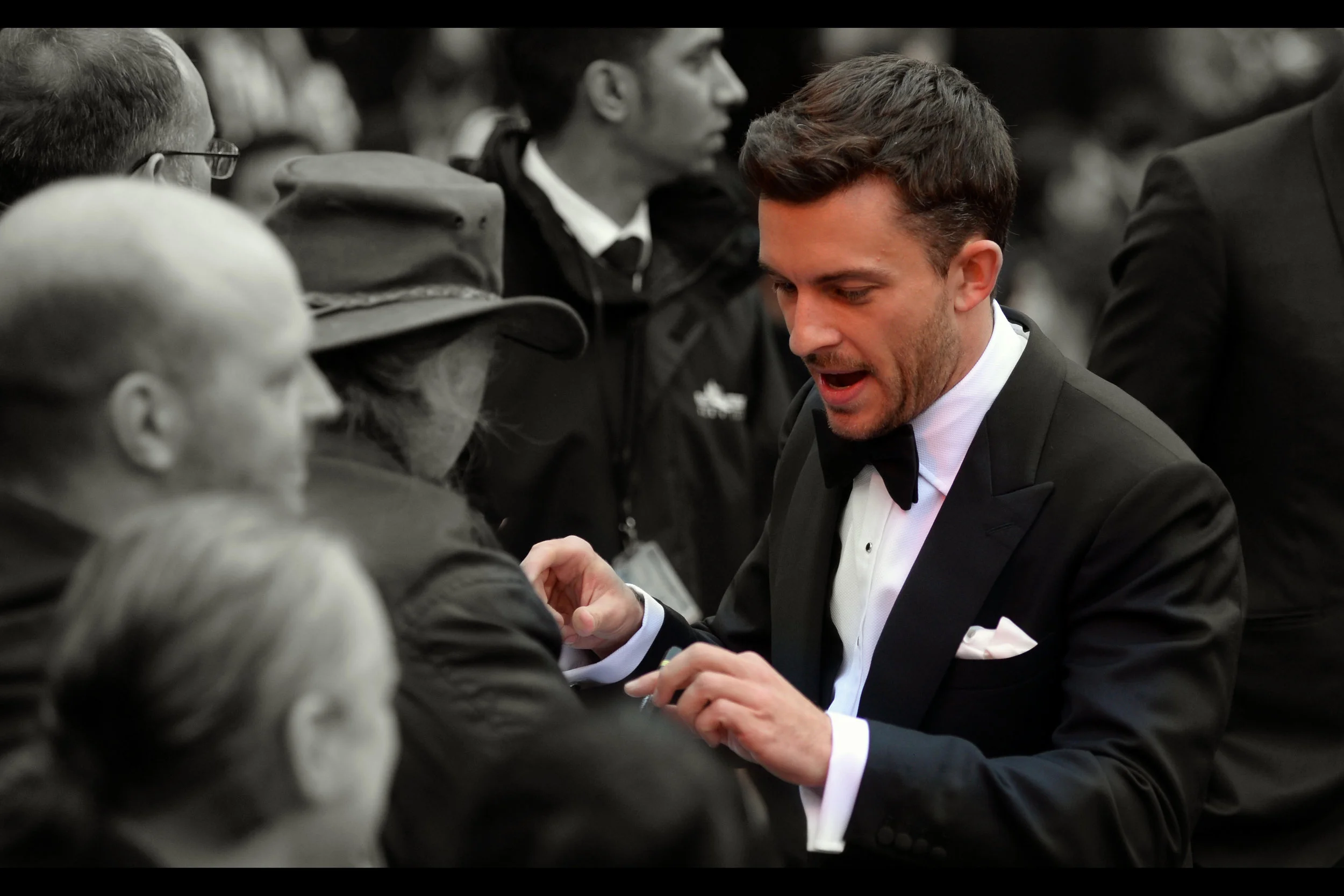 “I’m really not qualified to perform intricate tapestry work at short notice, but okay” Jonathan Bailey (if this be he) won Best Supporting Actor in A Musical for “Company” on the night.