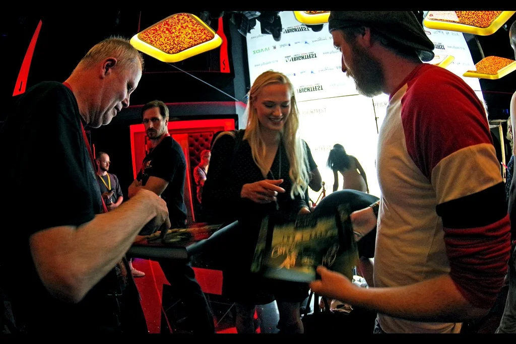 “So…. wait, I’m the last person from the cast left that you need to sign this? If so, then surely that’s gotta be worth something, no? How much you got in your wallet?” ”Erm…. actually I also still need the Key Grip’s autograph…” ”Forget him. Give me that pen”