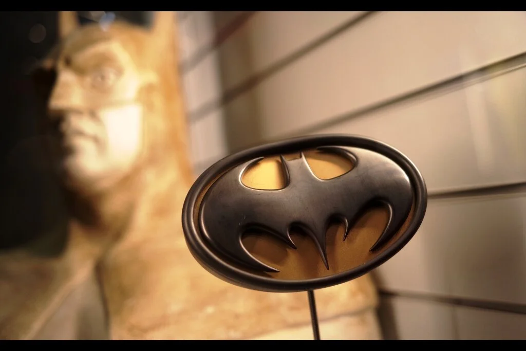 Feedback from Original owner : “Is it okay if I don’t provide my real name? I kinda wanna keep it secret” Batman chest emblem from Batman Forever. Estimate : £3,000 - 5,000 (winning bid : £4,305)