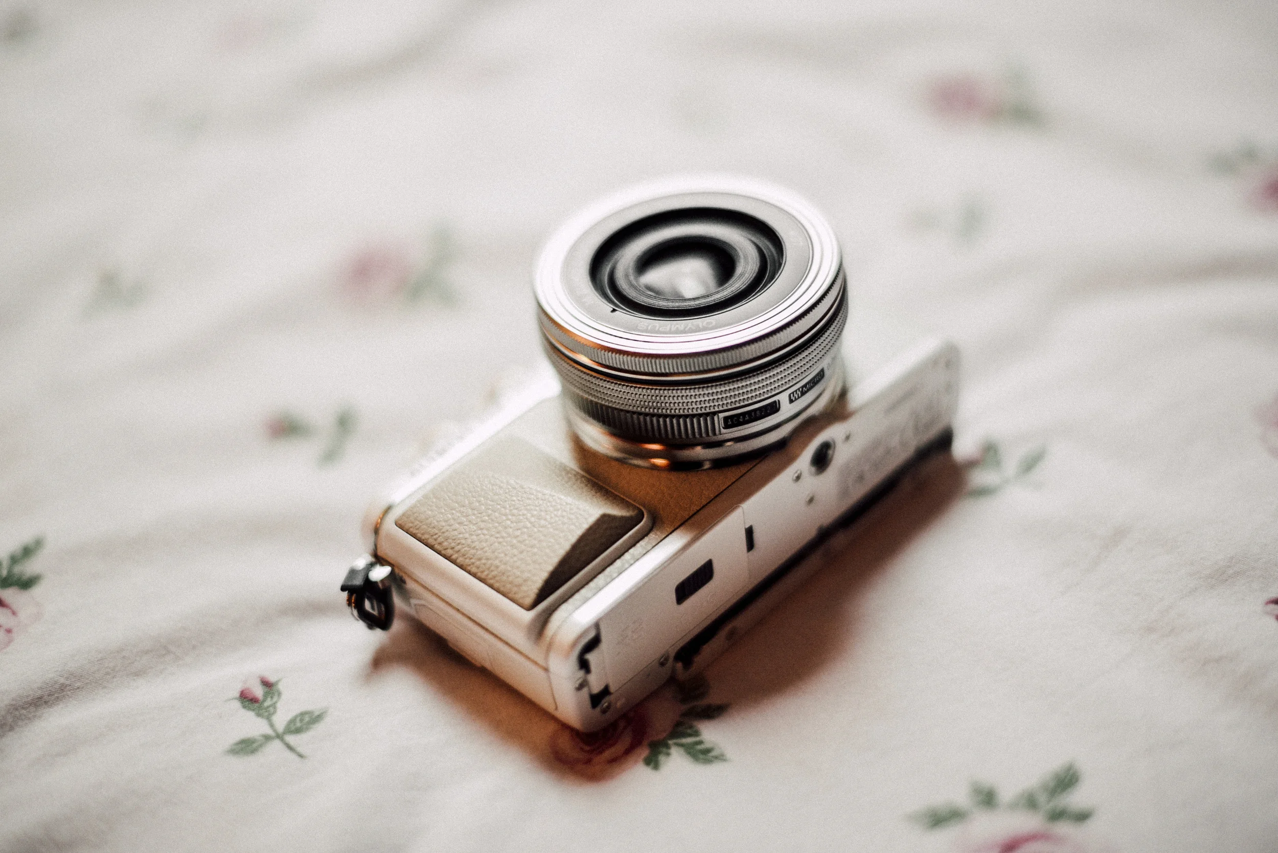 Olympus Pen Generation EPL-7 camera fashion blogger review