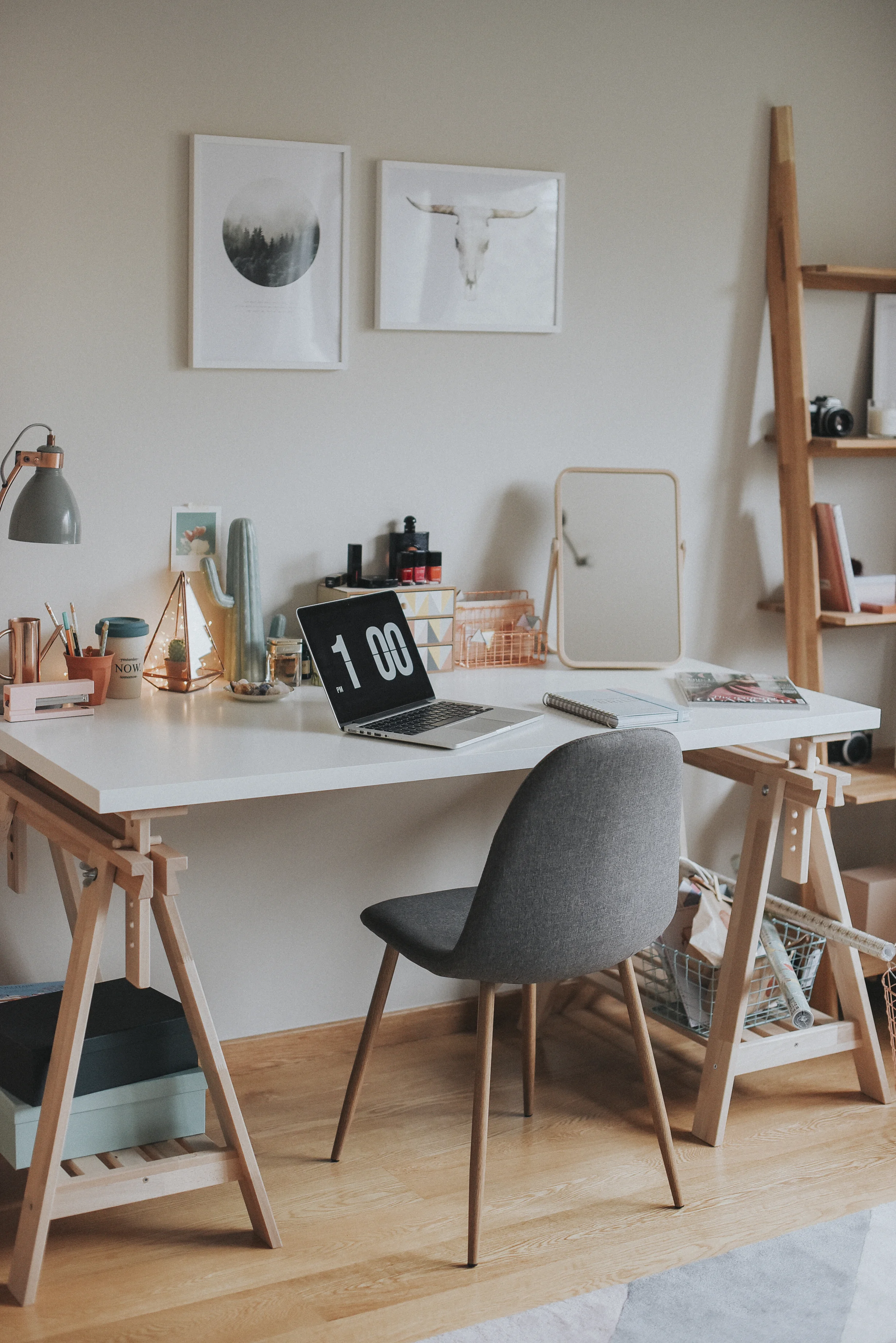Home Office Fashion Blogger 5.jpg