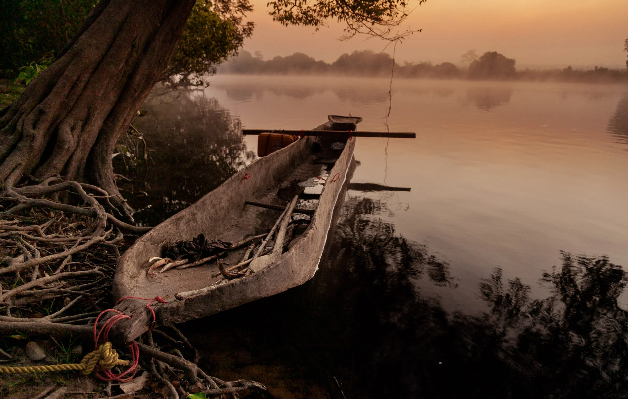 Early morning mist as we begin another day on the river.