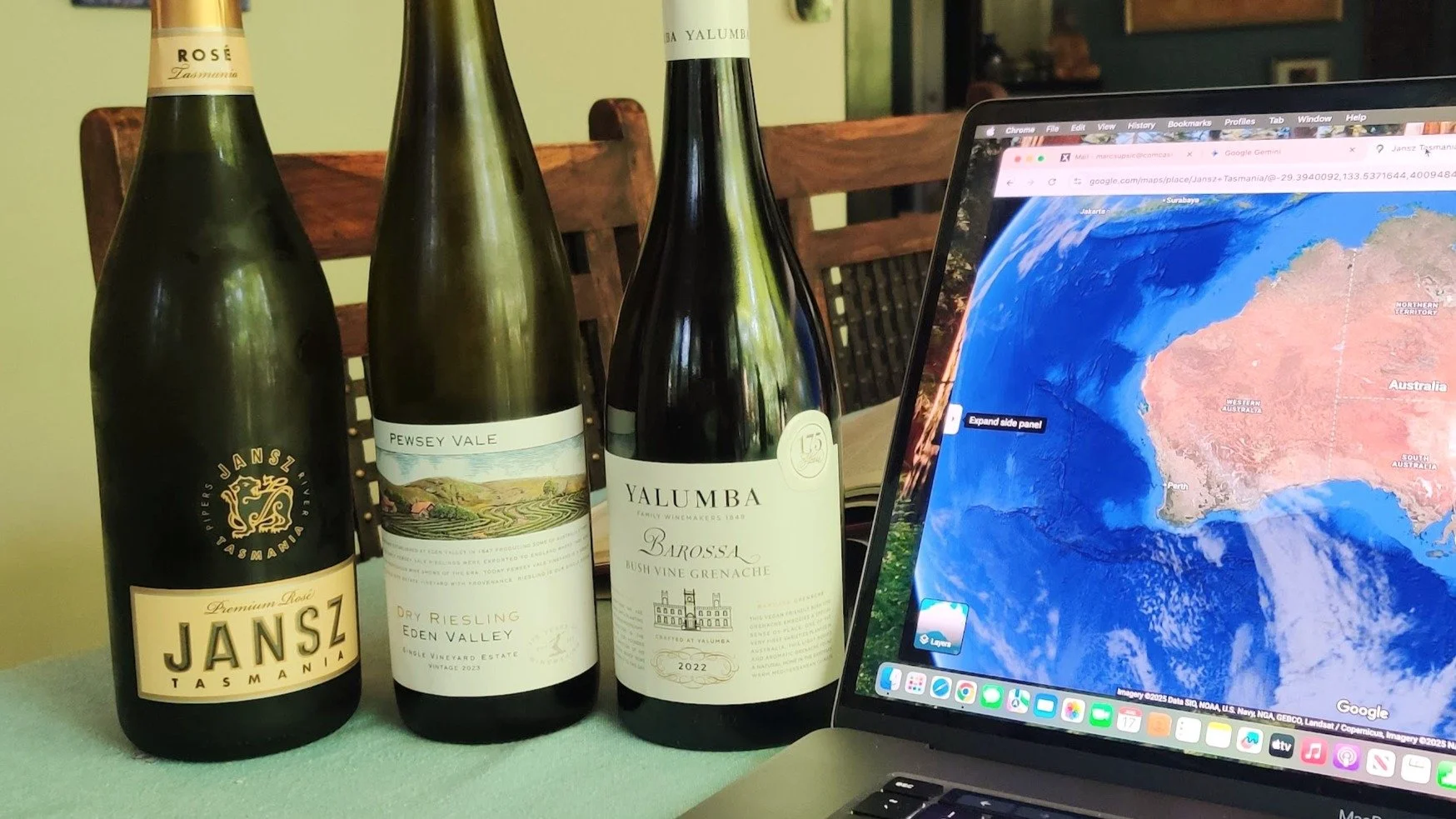 For those attending: Get your wines ready... we go live in an hour! See you soon.

#australianwine #aussiewine #winetasting #virtualtasting #onlinewinetasting #zoomwinetasting