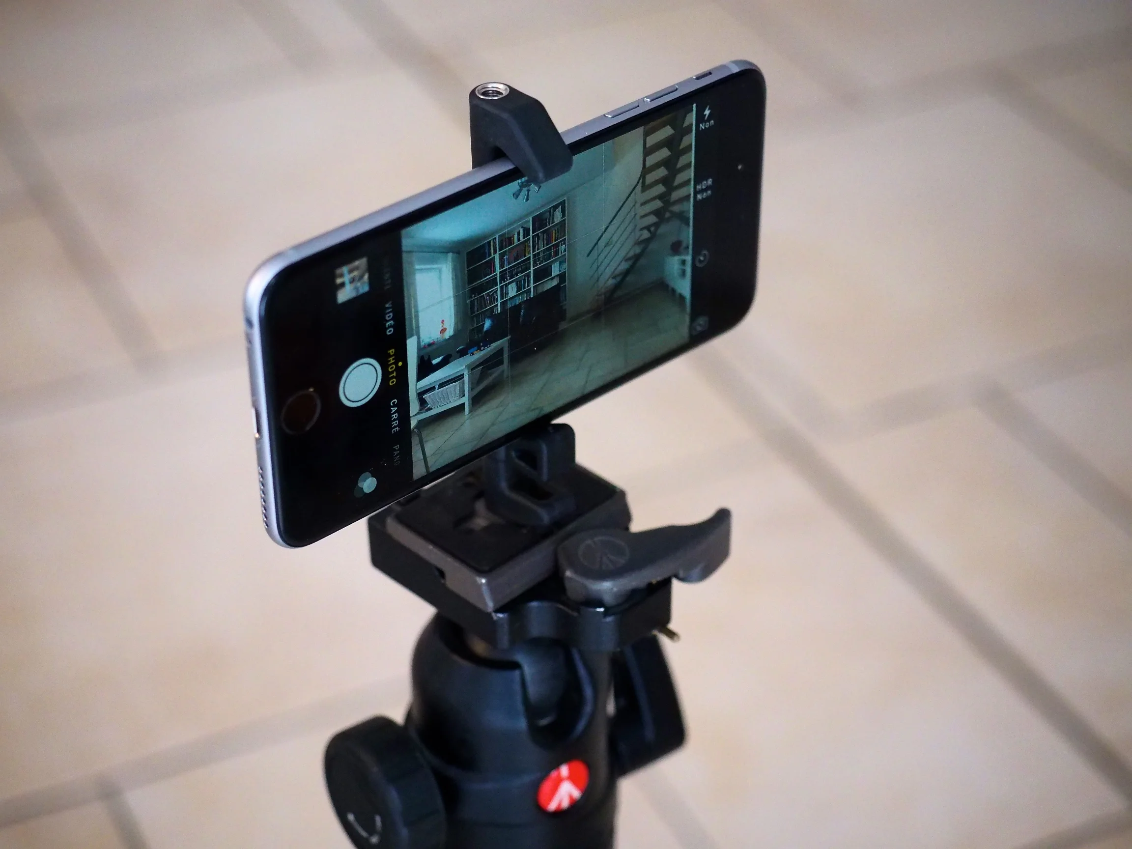 Glif: un support ajustable pour iPhone.