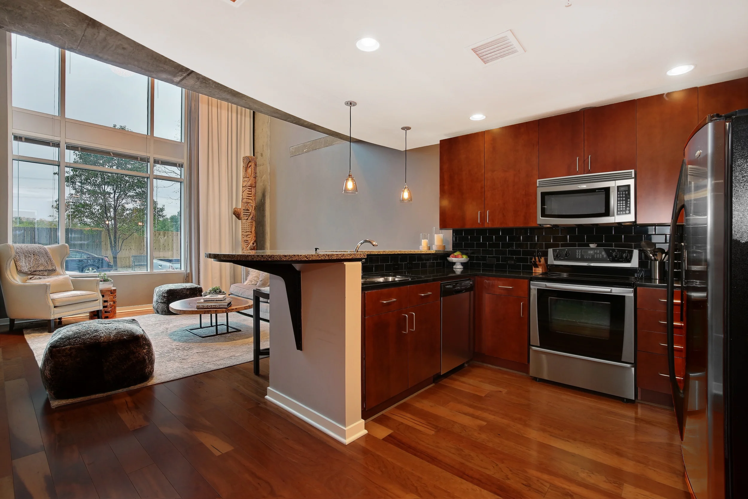 06 Kitchen 2.jpg