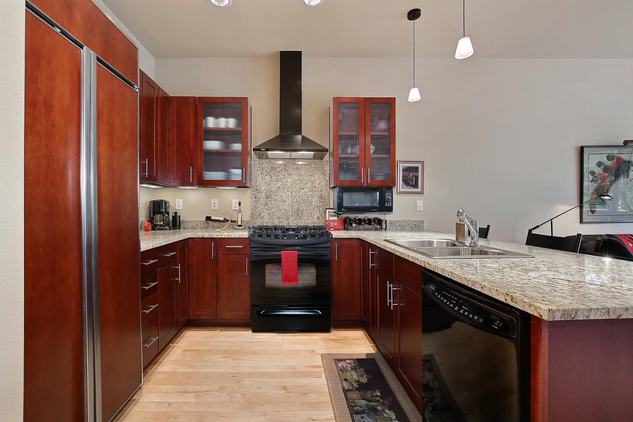Kitchen_SMALL FOR MLS UPLOAD.jpg