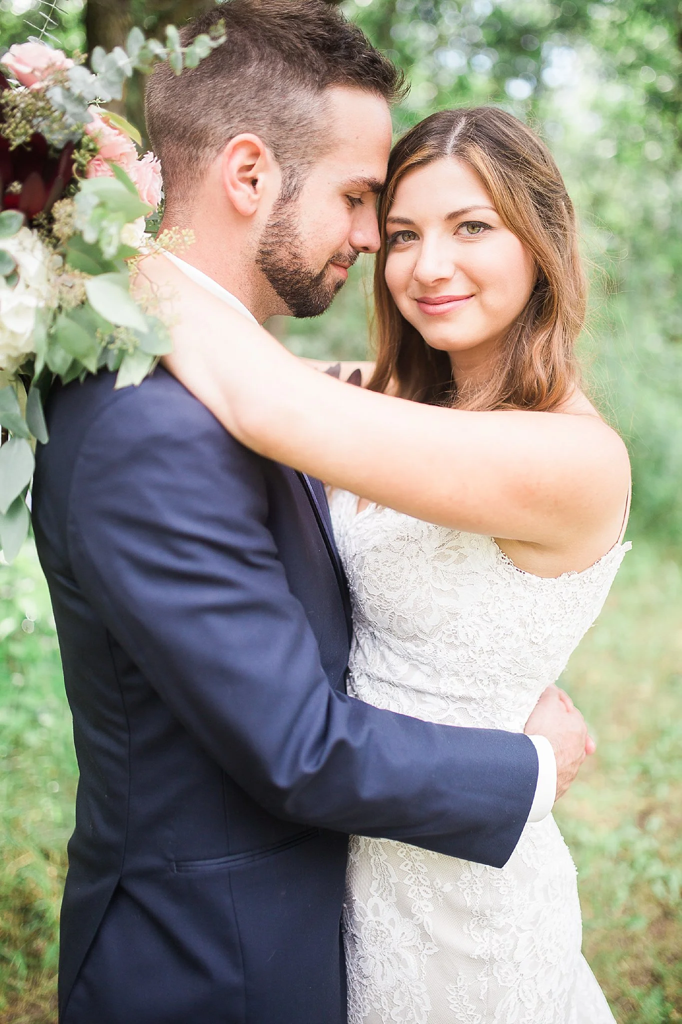 Classic Pineridge Hollow Wedding | Winnipeg Wedding Photographer | Wedding Couple Poses | Keila Marie Photography