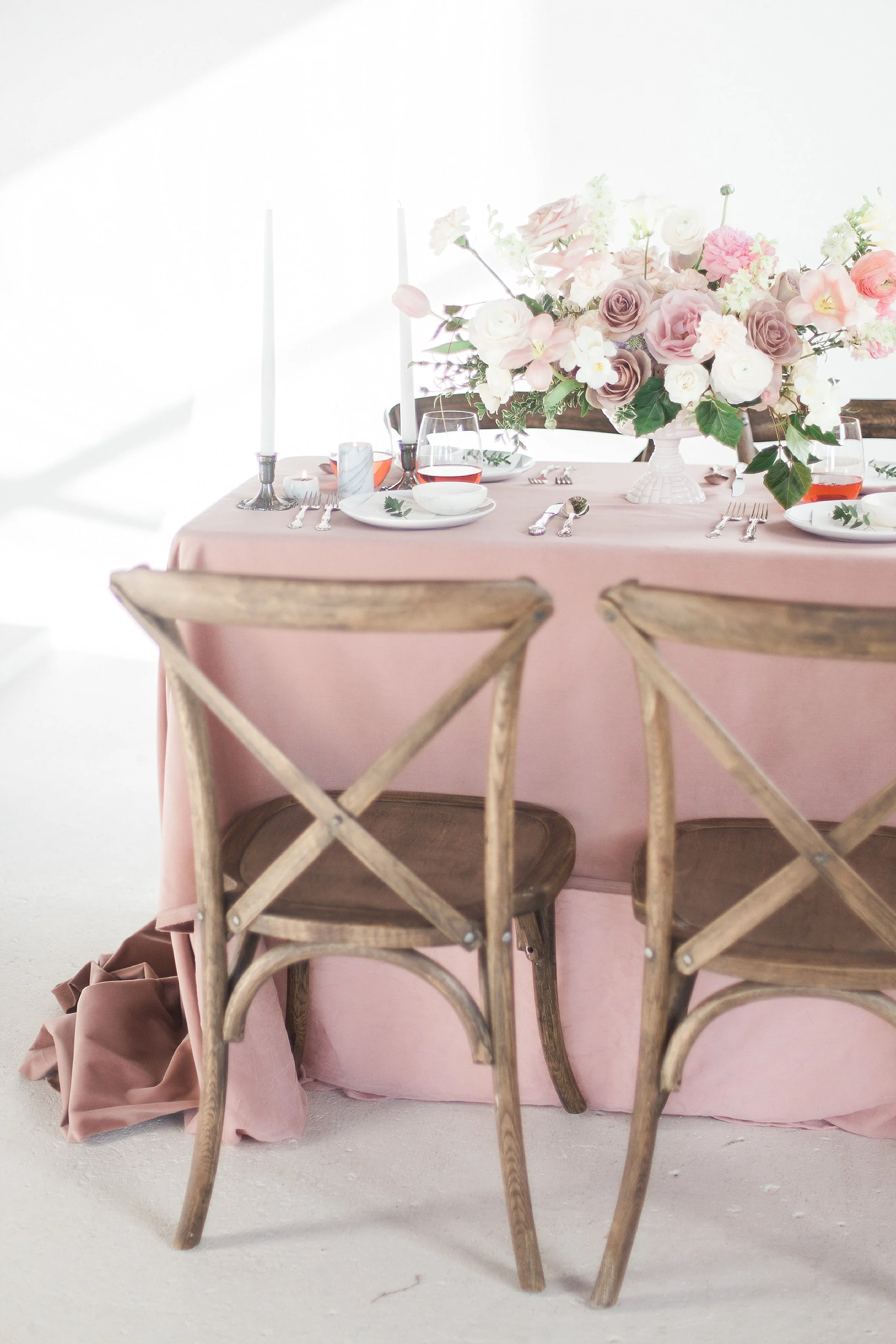 Winnipeg Wedding Photographer Keila Marie Photography | Academy Florist styled shoot | Spring Blush Pink Wedding Theme Table
