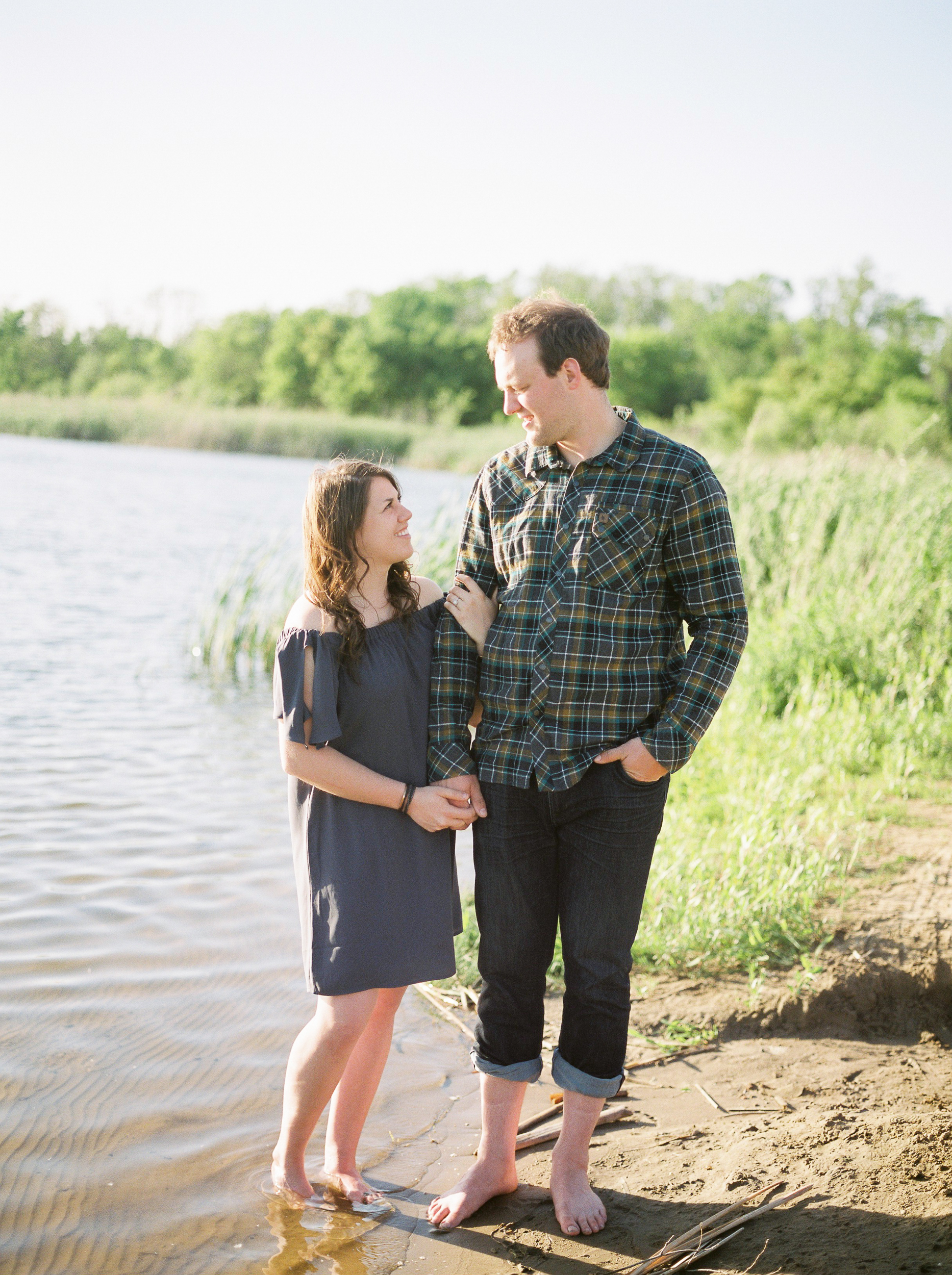 5 Things to know about engagement sessions - Summertime Engagement photos - Engagement session outfit ideas - Engagement photos by a lake - Winnipeg Wedding Photographer - Keila Marie Photography