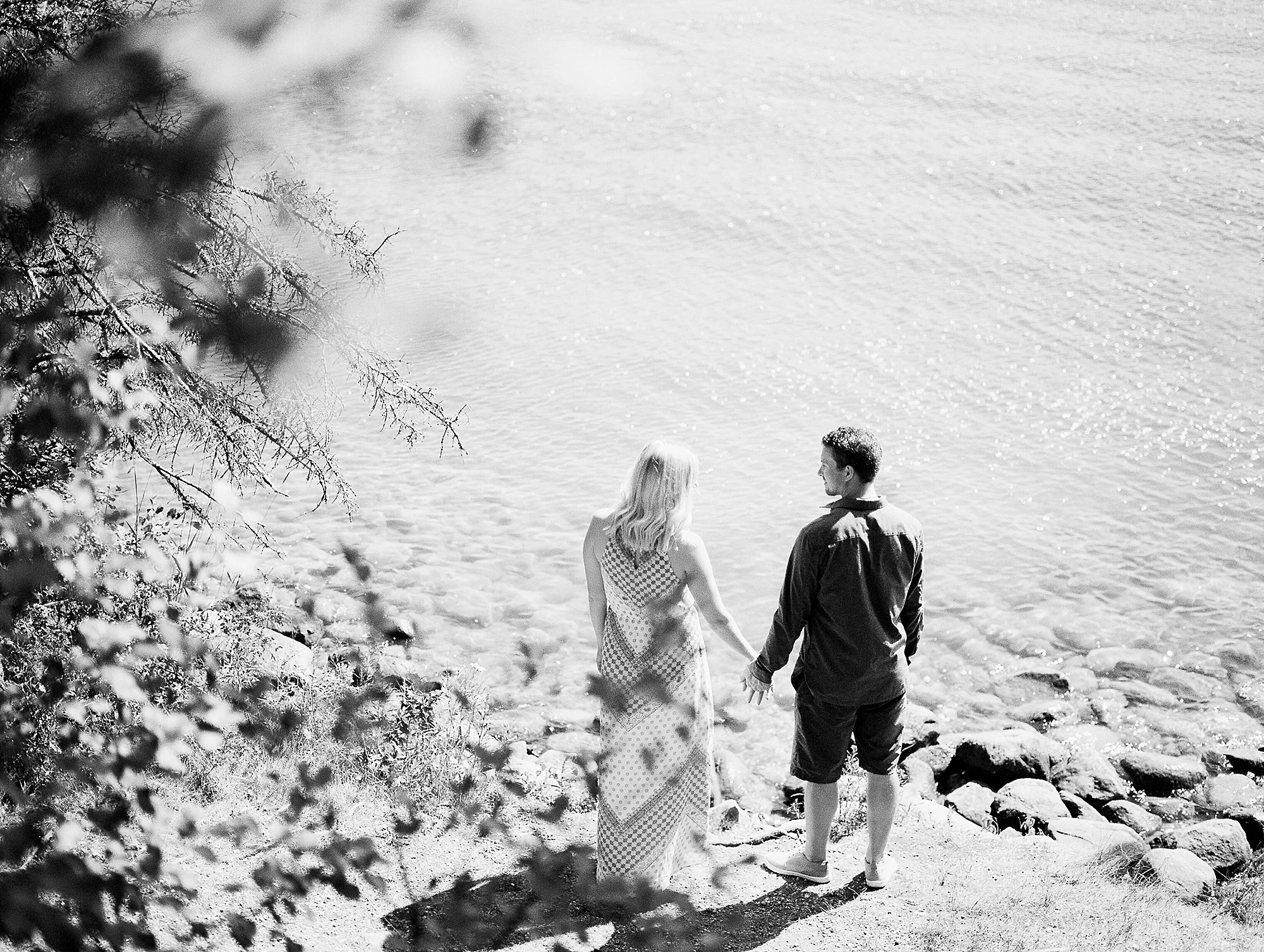 Soft Romantic Anniversary Session | Film Wedding Photographer | Vancouver Wedding Photographer | Lakeside Anniversary Session | Keila Marie Photography