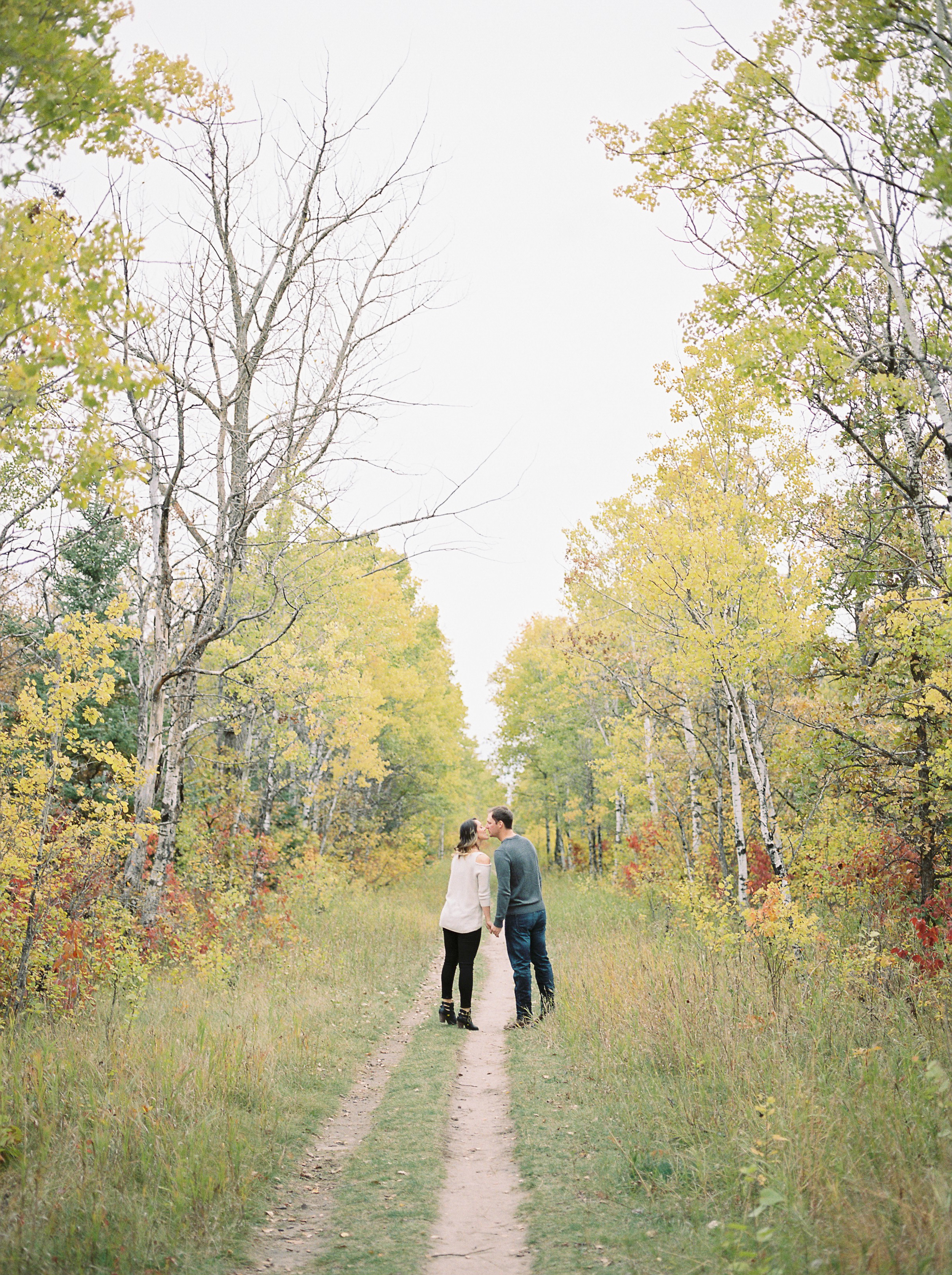 Fall-Couples-Photoshoot-Birds-Hill-Park-Winnipeg-Manitoba