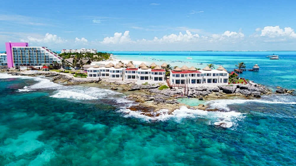 Our hotel in Isla Mujeres: The Mia Reef.