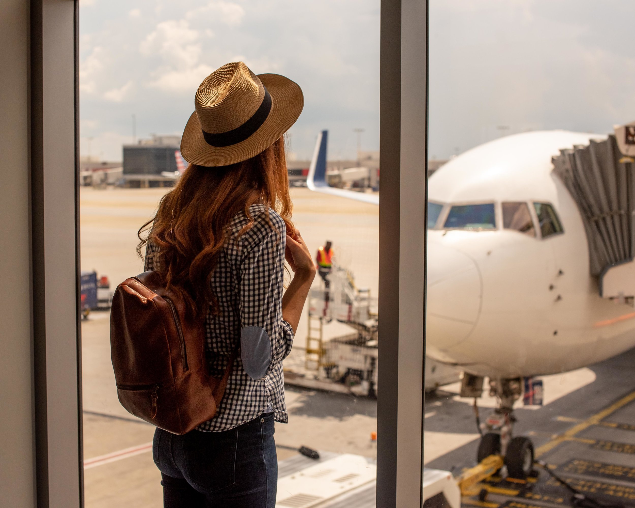 Travel Tips: How To Save Money When You're Stuck In The Airport