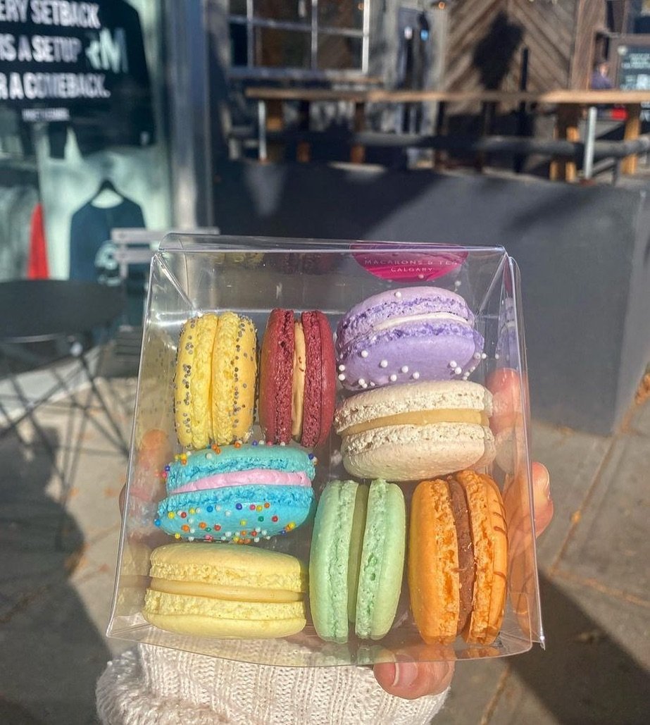 Our macarons are filling with ganache, buttercream, jam or cream cheese. Textures can be different depending on the type of filling! What&rsquo;s your favourite flavour? 

Visit the boutique and say bonjour ✨ We&rsquo;re open 11 am to 5 pm Sunday to 