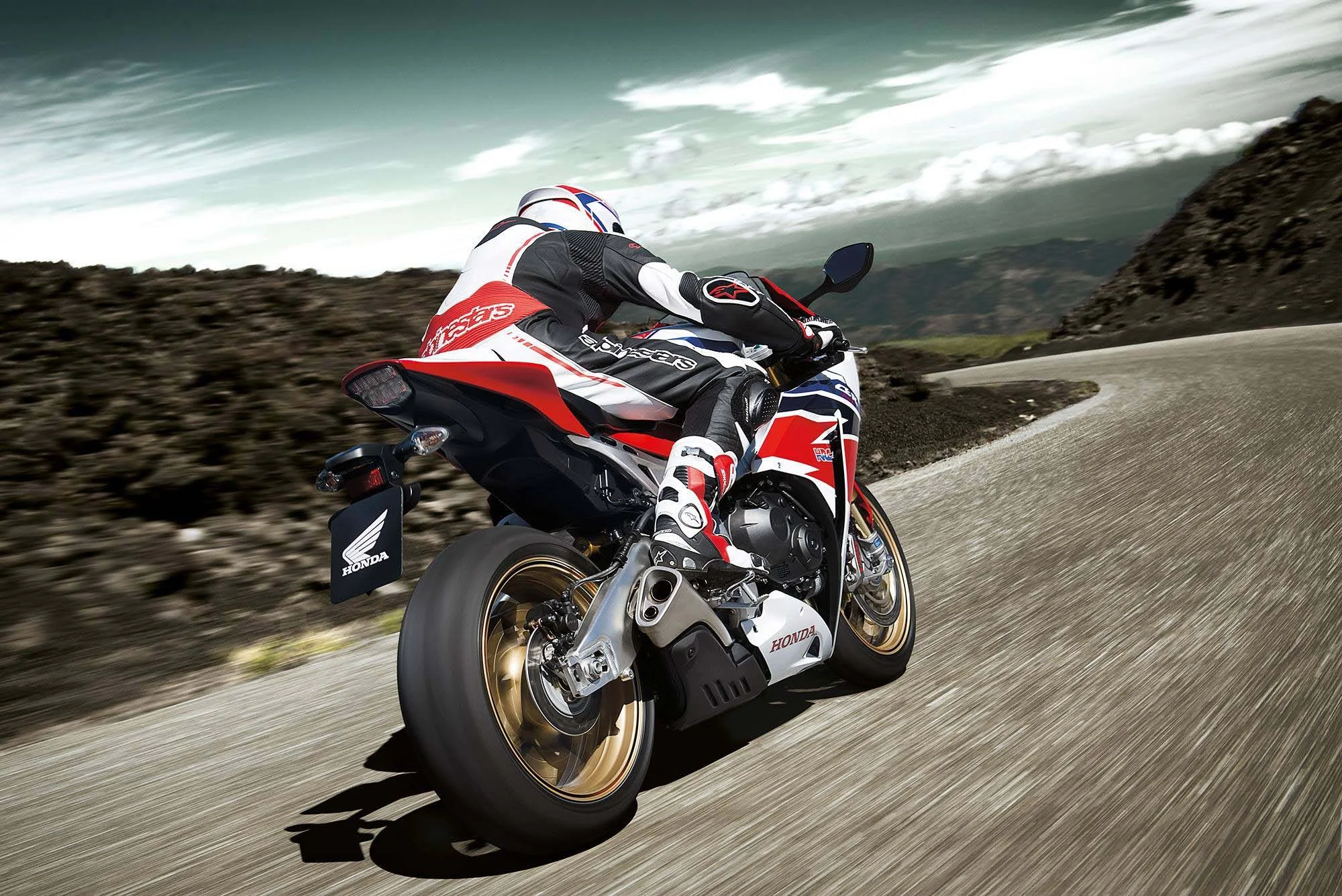 2014-Honda-CBR1000RR-SP-13.jpg