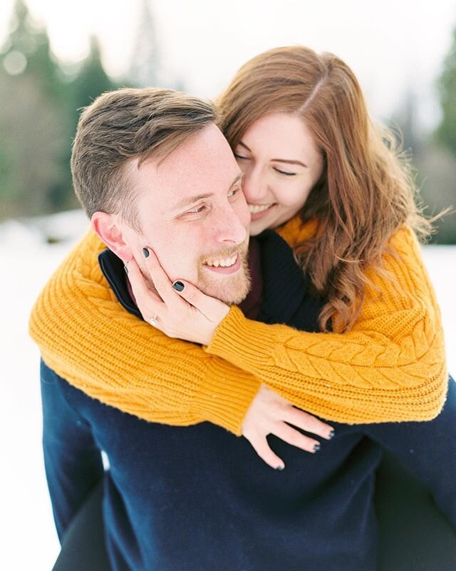 Since we are entering into March tomorrow and spring is just around the corner, I thought I&rsquo;d better share this engagement session in the snow before it&rsquo;s all gone! 
I had so much fun with these two up in Shaver. They laughed the whole ti