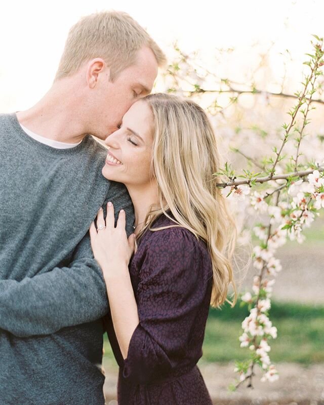 Cherry blossoms, wonderful clients, and film are a few of my favorite things🌸
Film by @photovisionprints